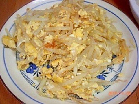 もやしと卵の炒め物